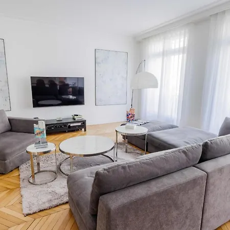 Charming 148m2 Flat In The Champs-elysees District Appartement Parijs
