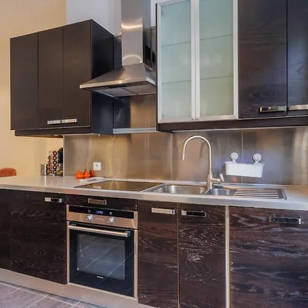 Charming 148m2 Flat In The Champs-elysees District Appartement Parijs