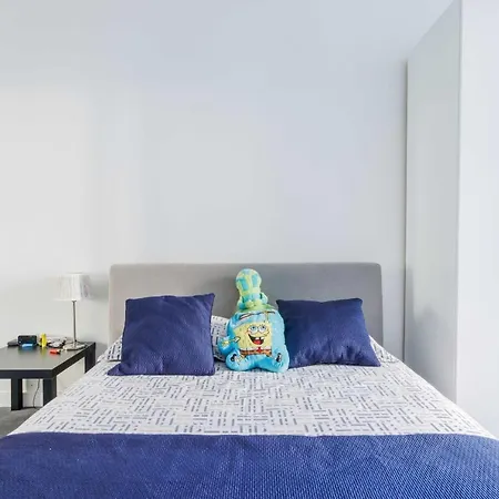 Charming 148m2 Flat In The Champs-elysees District
